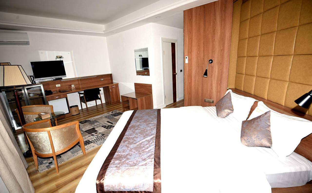 Puma Imperial Hotel Улан-Батор Екстер'єр фото